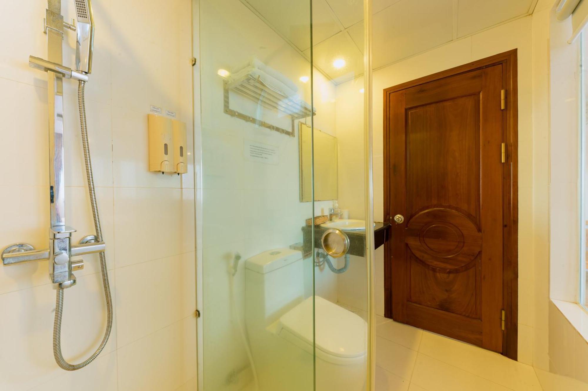 Dubai Nha Trang Hotel Managed By Ht Exterior photo